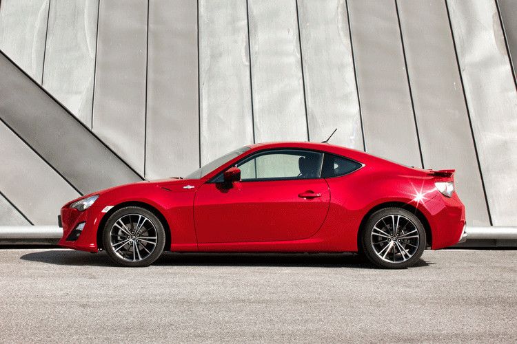Der neue Toyota GT 86 ist 4,24 Meter lang, 1,78 Meter breit und nur 1,29 Meter hoch. (Foto: Toyota)