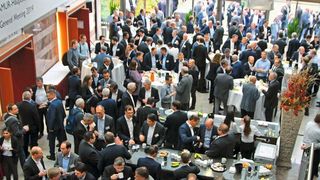 Nun heißt es Abschied von Bad Neuenahr nehmen und sich auf neue Wege begeben. Die Namur-Hauptsitzung findet nun in Neuss statt, wo es sicher ebenso viele Gelegenheiten für den Austausch geben wird. (Bild: PROCESS / Kempf)