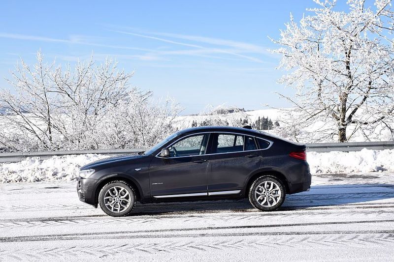 BMW selbst nennt das Fahrzeug ein „Sports Activity Coupé“, abgekürzt SAC. (Jan Rosenow)