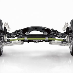 Unter anderem werden GFK-Blattfedern für den Volvo XC90 bei Benteler gefertigt. Hier ist die Vorderachse zu sehen.
