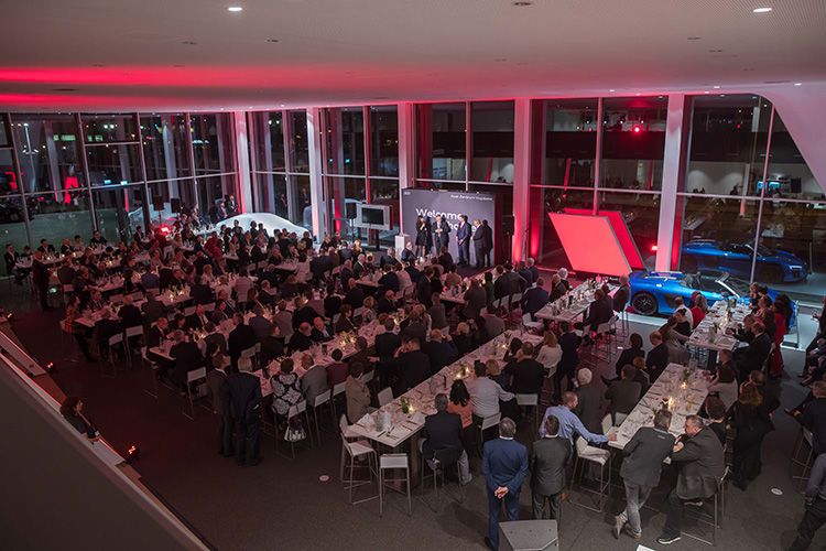 ... finden bis zu 15 Fahrzeuge Platz. Oder die 260 geladenen Gäste zur offiziellen Eröffnungsfeier. (Bild: ACC Autocentrum)
