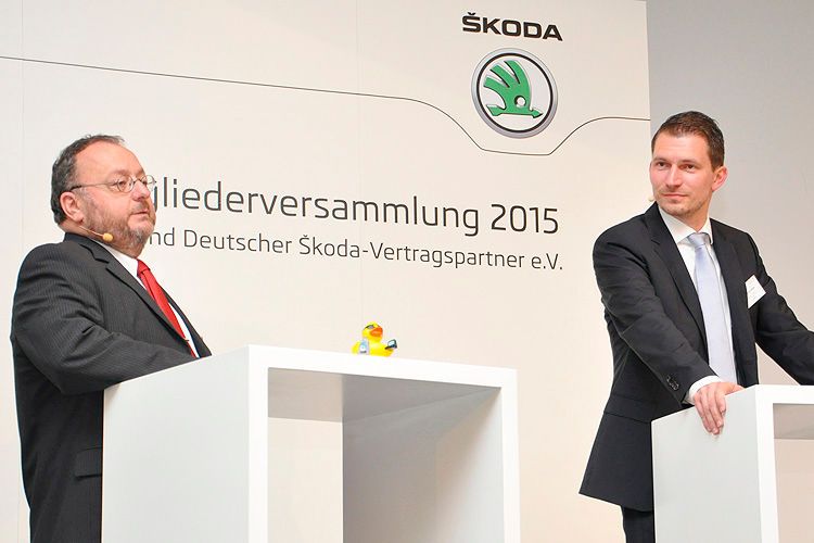 Günther Rube und Christian Mette wollen mit dem Arbeitskreis Service zuviel Bürokratie in der Schulung und der Praxis vermeiden, damit das produktive Personal in den Betrieben auch Freiräume hat, vom NOx-Skandal betroffene Diesel-Fahrzeuge umzurüsten. (Foto: Grimm)