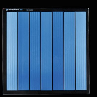 Glass storage in action: Microsoft has stored map data from the Flight Simulator on this piece of glass. (Image:Microsoft Research)