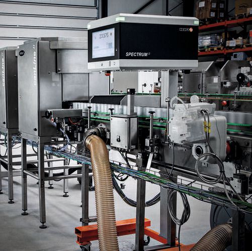 The joint all-in-one solution will soon be available to anyone who wants to achieve safe handling, clear marking, precise in-line inspection and fault-free beverage can filling at top speed in a very confined space without incurring escalating costs. The joint all-in-one solution will soon be available to anyone who wants to achieve safe handling, clear marking, precise in-line inspection and fault-free beverage can filling at top speed in a very confined space without incurring escalating costs.