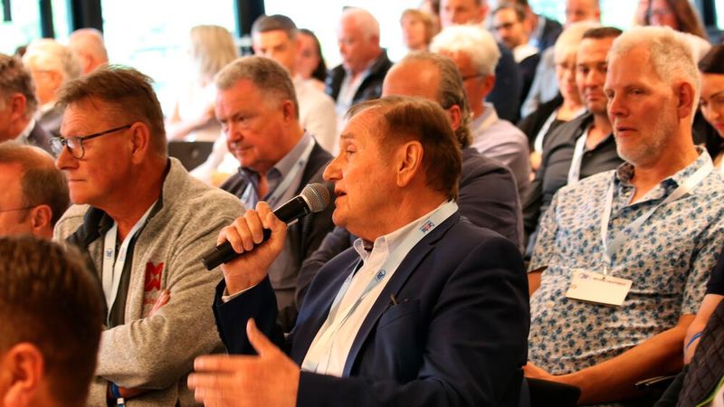 AIRC- und ZKF-Vizepräsident Detlev Thedens hielt ein leidenschaftliches Plädoyer für mehr Unterstützung durch Schadenlenker. (Bild: Klasing)