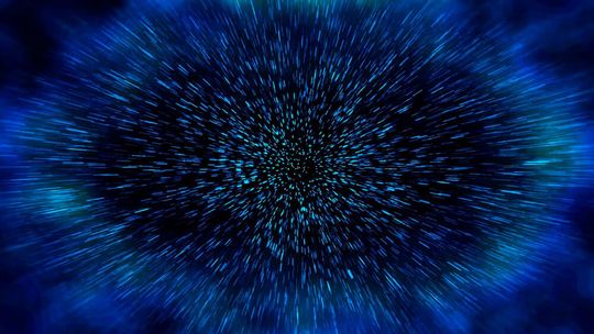 Warp-Geschwindigkeit basiert auf der Idee, den Raum selbst zu verkrümmen oder zu verzerren, um große Entfernungen in kürzerer Zeit zu überbrücken.(Bild:  frei lizenziert /  Pixabay)