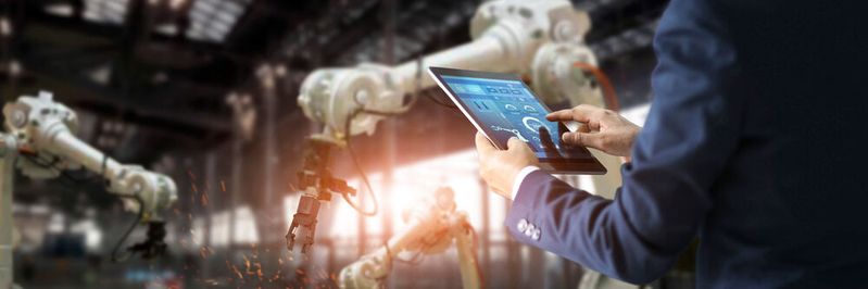 Der Vertrieb wird bei der Digitalisierung gerne außen vor gelassen. Doch auch hier kann die Digitalisierung bestimmter Prozessschritte zu einer Effizienzsteigerung führen.(Bild:  © ipopba/stock.adobe.com | Alexander Steireif GmbH)