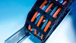 Murrplastik präsentiert auf der Motek 2017 u.a. das neue geräuschreduzierende Noiseless-Ablegewannensystem VAW 146. 
 (Murrplastik)