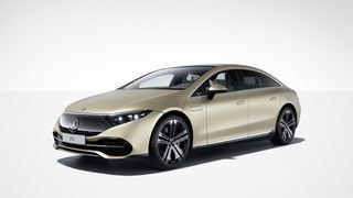 Anstatt deutsche Luxusautos wie den Mercedes EQS kaufen viele Chinesen lieber heimische Marken. (Bild: Mercedes-Benz)