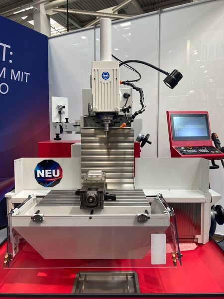 Die Fräsmaschine WF 410 M von Kunzmann für Einzelteile und Kleinserien... (Bild: Stefanie Michel)