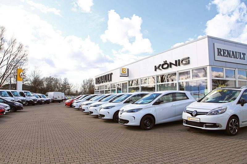 Während die Branche noch über Risiken des Onlinevertriebs grübelt, hat das Autohaus Gotthard König die Chancen erkannt. Wie kein Zweiter nutzt die Gruppe den digitalen Vertriebskanal. Diese Strategie baut das Autohaus konsequent aus. Dabei vergisst der Händler aber auch seine physischen Standorte wie die Filiale in Erfurt Süd nicht.  (Autohaus Gotthard König)