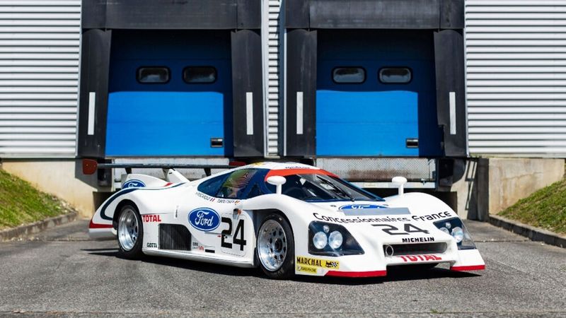 Seit 1923 findet das 24-Stunden-Rennen von Le Mans statt. Am Samstag, 10. Juni ist es wieder soweit. Am Vortag versteigert das Auktionshaus RM Sotheby’s zusammen mit dem Veranstalter Automobile Club de l’Ouest (ACO) unweit der Rennstrecke 22 legendäre Teilnehmerfahrzeuge. Eins davon ist der 1983er Rondeau M 482 (Schätzwert: 400.000 bis 500.000 Euro). (Bild: Autoren-Union Mobilität/RM Sotheby's)