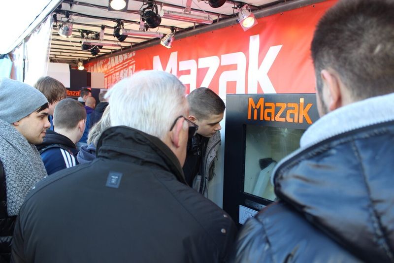 CNC-Technik live zum Anfassen erwartet die Besucher bei der Mazak-CNC-Roadshow2013. (Bild: Mazak)