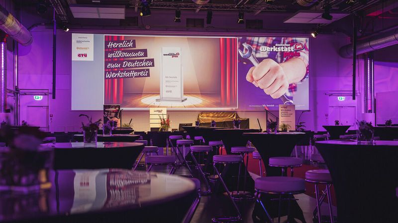 Auf die Top-Ten-Betriebe wartet eine spannende und stimmungsvolle Preisverleihung im Würzburger Vogel Convention Center. Eine ideal Gelegenheit, um gemeinsam mit dem gesamten Team zu feiern.(Bild:  Stefan Bausewein)