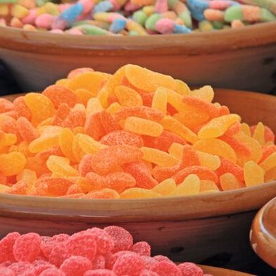 Süßigkeiten mit Nebenwirkung: In Einzelfällen fanden Behörden 2024 das Pilzgift Muscimol in Fruchtgummi (Symbolbild). (Bild: © Schlierner - stock.adobe.com)