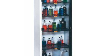 Ohne Abluftleitung lassen sich die Captair Store Chemikalienschränke einfach und schnell in der Nähe des Arbeitsplatzes installieren. (Archiv: Vogel Business Media)