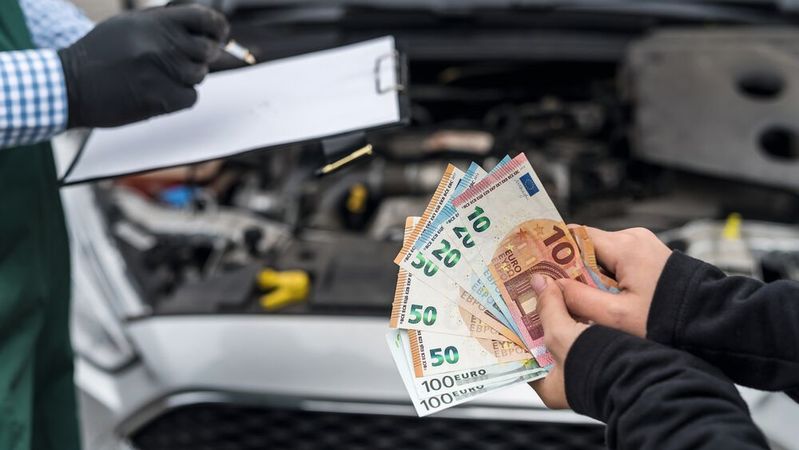 Für einen Schaden an einem Gebrauchtwagen müssen Autofahrer heute 70 Euro mehr zahlen als noch vor fünf Jahren. Für einen Schaden an einem Gebrauchtwagen müssen Autofahrer heute 70 Euro mehr zahlen als noch vor fünf Jahren.