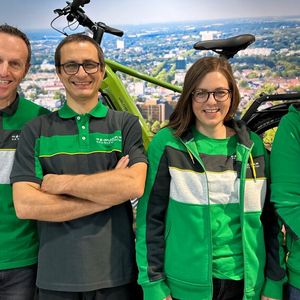 Das Team des neuen Dortmunder E-Motion-Stores: (v. l.) Betriebsleiter Hardy Dinklage, Werkstattleiter Andreas Dunsche, Backoffice-Managerin Jasmin Ludin und Verkäufer Martin Piers Parsons.(Bild:  Hülpert)