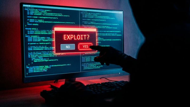 Exploits laufen zunehmend automatisiert und in Sekunden ab, tagelange Vorbereitung braucht kaum noch ein Angreifer. Aus Wochen bis zur ersten Ausnutzung werden so nur noch Minuten.(Bild:  Gemini / KI-generiert)