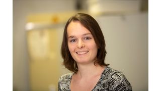 Dr. Johanna Winter: „Mir ging es darum, Tumore gezielter zu bestrahlen und Patientinnen und Patienten gleichzeitig weniger Nebenwirkungen auszusetzen. Außerdem wird die Behandlungsdauer bei der Mikrostrahlentherapie kürzer, was die Kosten reduziert.“  (Bild: Helmholtz Munich, Haggenmüller)