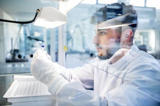 Polymer- und Glasspritzen gehören zu den margenstarken Produkten von Schott Pharma. (Bild:  Schott Pharma/ Oana Szekely)