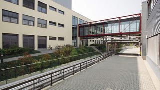 Die Pfizer Manufacturing Frankfurt GmbH & Co. KG im Industriepark Höchst gehört seit März 2006 zur Pfizer-Gruppe.  (Bild: Pfizer)