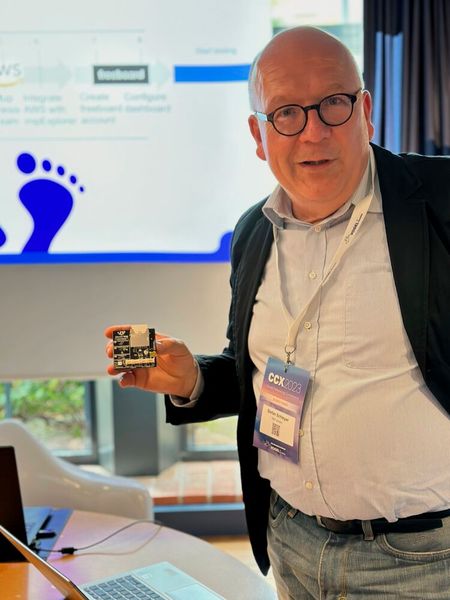 Im Workshop von Stefan Schleyer, Product Owner Digital Portal bei SKF, hatte die Cloud zum Anfassen dabei und… (Bild: Vogel IT-Akademie)