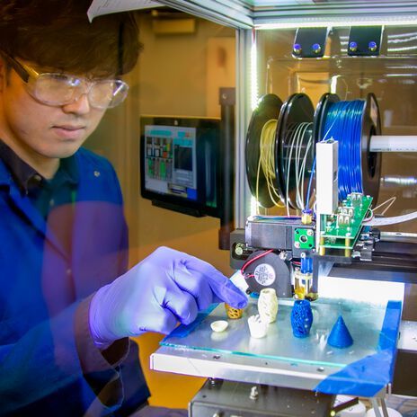 An Oak Ridge National Laboratory strategy for upcycled plastic waste offers printable, high-performance materials to advance additive manufacturing. An Oak Ridge National Laboratory strategy for upcycled plastic waste offers printable, high-performance materials to advance additive manufacturing.