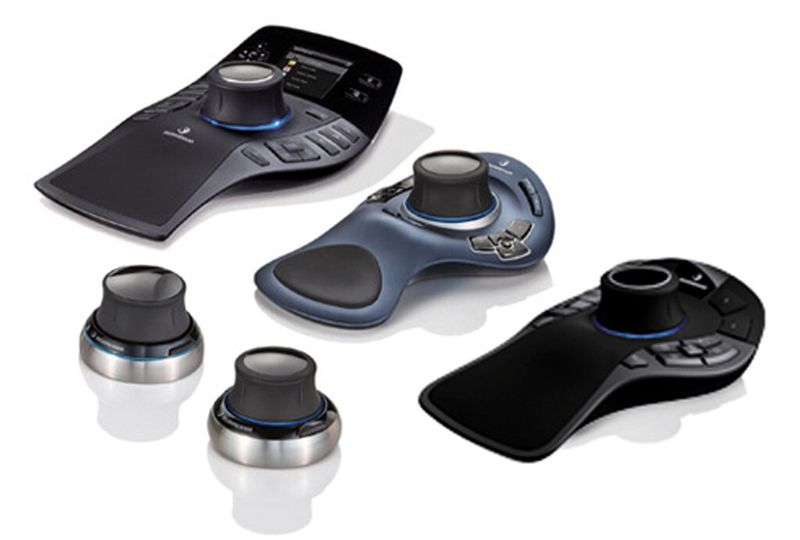 Was ist eine 3D-Maus? Eine 3D-Maus ist ein Eingabegerät für Computer. In den häufigsten Anwendungsfällen dient sie dazu, in einer virtuellen 3D-Umgebung Objekte zu bewegen oder eine Kamerafahrt durch ein virtuelles Gelände zu steuern. In Verbindung mit der 2D-Maus ergibt sich ein ergonomischer Arbeitsablauf. Die linke Hand bewegt mit der 3D-Maus das Objekt während die rechte Hand mit der 2D-Maus das Objekt bearbeitet. (Bild: 3Dconnexcion)