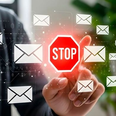 Per Freigabe auf Empfängerseite lassen sich E-Mails an externe Adressaten zurückrufen. (Bild: © lisha - stock.adobe.com)
