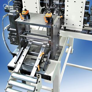 Bild 2: Rotationsstanzmaschinen erreichen bei der Bearbeitung von Metallen beispielsweise Geschwindigkeiten bis zu 200 m/min. 