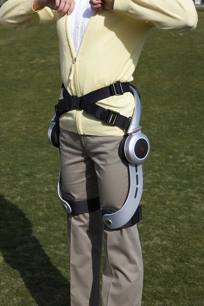Ein früherer Prototyp des Walking Assist Device (Honda)