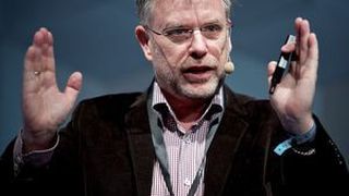 Professor Gunter Dueck: Der frühere Cheftechnologe von IBM Deutschland sezierte auf der REConf die alltägliche Dummheit im Management. (Bild: re:publica/Wikimedia Commons)