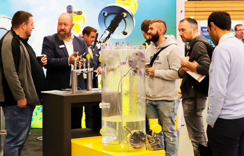 Die Aussteller präsentieren die neuesten Innovationen direkt an ihrem Messestand. (Bild: Meorga)
