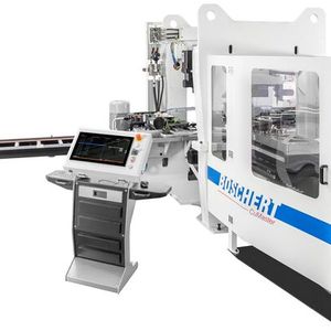 Die Cumaster ist eine universelle Lösung für das Stanzen von Kupfer-, Alu- und Stahlschienen.(Bild:  Stöber)