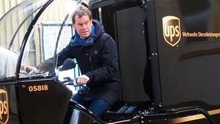 Am 6. Februar 2019 besuchte Kiels Oberbürgermeister Ulf Kämpfer das Micro-Depot von UPS. (UPS)