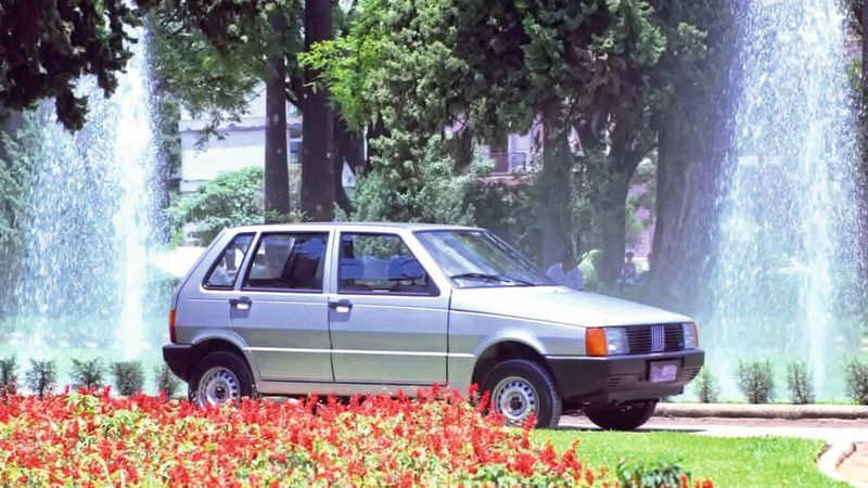 Über ein Vierteljahrhundert blieb der Uno in Brasilien in Produktion. Hier gab es mit dem „Penny“ auch eine Variante als Kastenwagen und mit dem „Premio“  auch eine Limousine.  (Bild: Fiat)