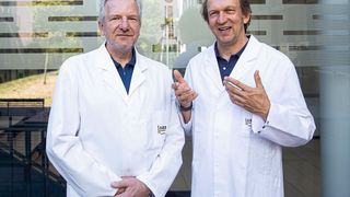 El Prof. Dr. Albert Sickmann (izquierda) y el Prof. Dr. Matthias Gunzer (derecha) (Imagen:ISAS)
