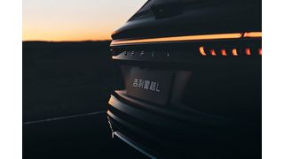 Geely ist einer der größten Autohersteller in China. Im ersten Halbjahr 2022 verkaufte Geely Auto 613.000 Fahrzeuge – bis Juni waren 23,4 Prozent davon „New Energy Vehicles“. (Bild: Geely)