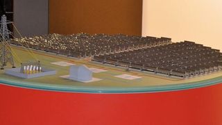 Auch die Eon SE plant Projekte in Nordafrika und war mit dem Modell eines CSP-Kraftwerkes in Berlin vertreten. Diese Technik wird zurzeit bei der Solarenergie für den Wüstenstrom favorisiert. (Bild: Isenburg)