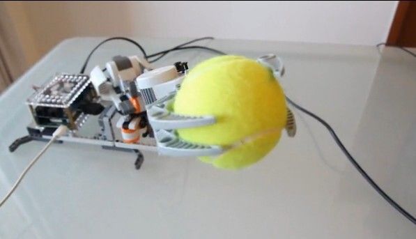 BrickPi als Greifroboter (Bild: Dexter Industries)