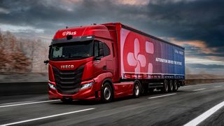 Iveco und Plus testen ab Februar 2023 einen hochautomatisiert fahrenden Lkw auf öffentlichen Straßen in Deutschland. (Bild: Aldo Ferrero/Iveco)