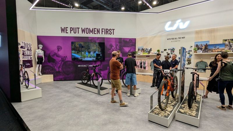 Was das besondere an diesem Stand und seinen Angeboten war? Nun, er bzw. sie richtete sich ausschließlich an fahrradfahrende Frauen! (Bild: Dominsky – VCG)