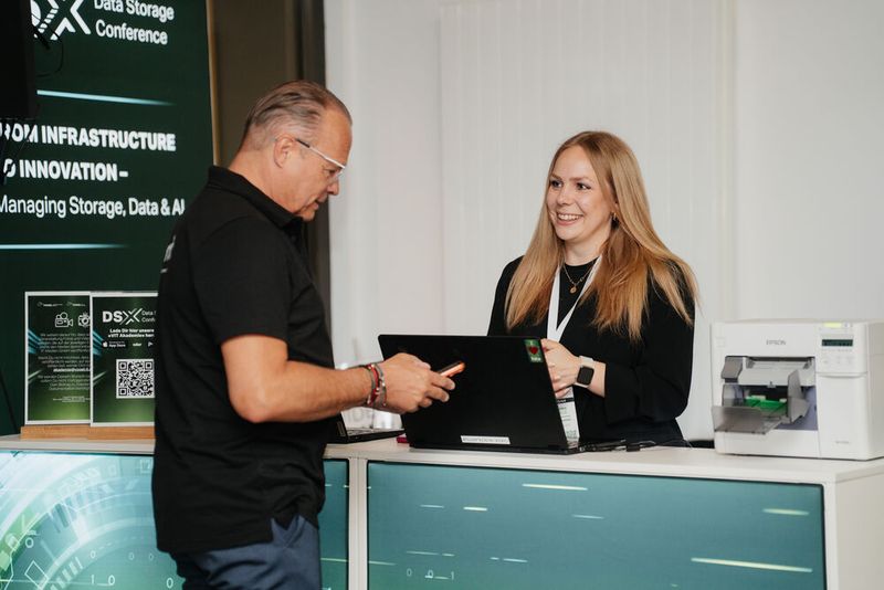 Teilnehmer, Partner und Redner wurden freundlich vom Organisationsteam empfangen. (Bild:  Manuel Emme Fotografie)