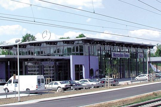 Bretten: S&G erstellte 2001 einen Neubau für Mercedes-Benz-Fahrzeuge. (Archiv: Vogel Business Media)
