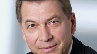 Der „Visionär“ und damalige Abteilungsleiter am Fraunhofer IIS, Dr. Norbert Bauer, etablierte 1997 die Fraunhofer-Allianz Vision, um die übergreifende Zusammenarbeit mehrerer Fraunhofer-Institute zu realisieren und das Wissen im Bereich des maschinellen Sehen zu bündeln (Bild: Fraunhofer-Allianz Vision)