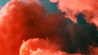 Beim Thema Cloud-Migration sollte man lieber nicht mit dem Kopf in den Wolken stecken. (Bild: Photo by Laura Vinck on Unsplash)