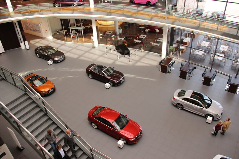 Blick ins Foyer des Audi-Forums in Neckarsulm. (Bild: Reinhold Schäfer)