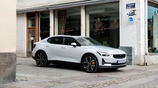 Volvos Tochtermarke Polestar bringt mit dem Polestar 2 ihr erstes vollelektrisches Modell auf den Markt. (Bild: Polestar)