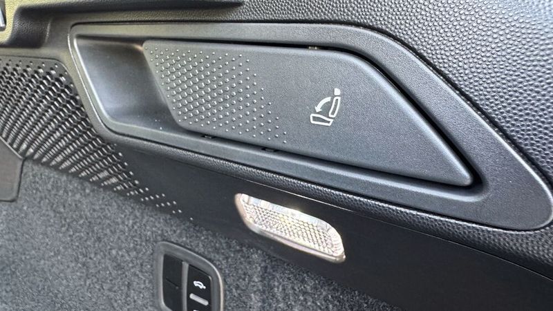 Die Rücksitzbank lässt sich vom Kofferraum aus umlegen. (Bild: Achter – VCG)